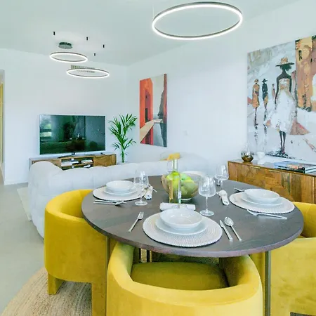 2 Bedroom Lovely In شقة *
