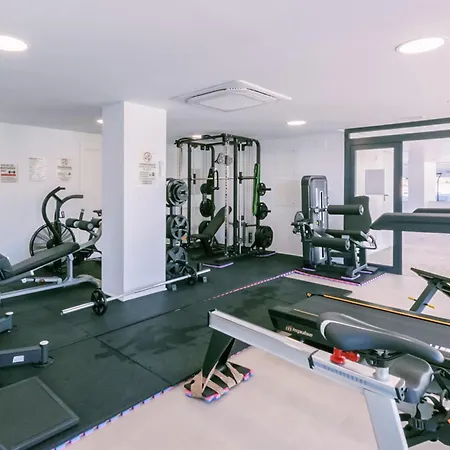 2 Bedroom Lovely In شقة توريمولينوس